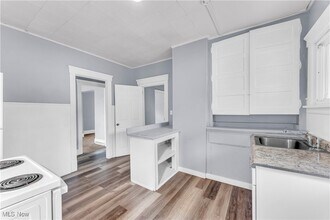 204 Broad Ave NW in Canton, OH - Building Photo - Building Photo