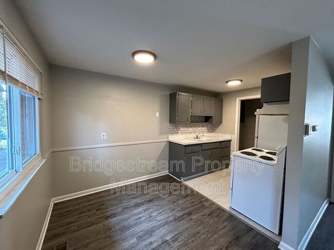 1850 John Glenn Rd in Dayton, OH - Building Photo - Building Photo