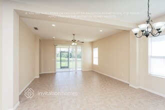 5006 Charles Partin Dr in Parrish, FL - Foto de edificio - Building Photo