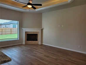 513 County Rd 306 in Jarrell, TX - Building Photo - Building Photo