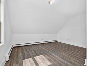 425 Medford St, Unit 3 in Somerville, MA - Building Photo - Building Photo
