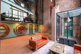 136 N Bread St in Philadelphia, PA - Building Photo - Building Photo