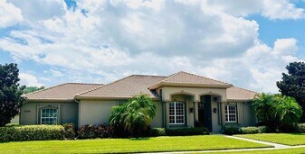 10228 Silverado Cir in Bradenton, FL - Building Photo