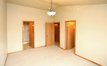 Ontario Road Apartments in Green Bay, WI - Building Photo - Interior Photo