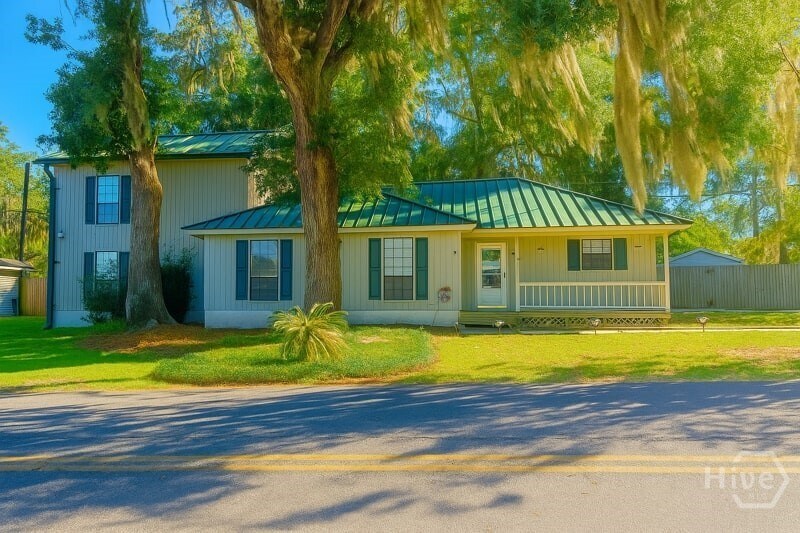 312 Bonaventure Rd in Thunderbolt, GA - Building Photo