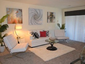 Tara Hill Apartments in Greenfield, WI - Building Photo
