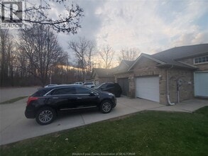 2266 Lamont St in Windsor, ON - Building Photo - Building Photo