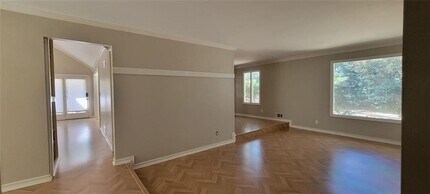 5218 Meadowcreek Dr in Dunwoody, GA - Building Photo - Building Photo