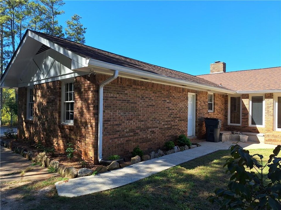 2765 Collins Hill Rd in Lawrenceville, GA - Building Photo