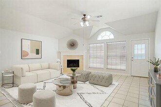 5000 Coral Creek Dr in Fort Worth, TX - Building Photo - Building Photo