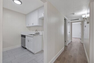 3515 W Campus Ave. in Visalia, CA - Building Photo - Building Photo