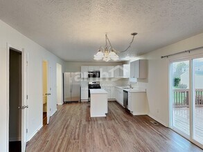 912 Wallace Dr in Delaware, OH - Building Photo - Building Photo