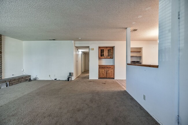 405 S Fountain St in Ridgecrest, CA - Building Photo - Building Photo