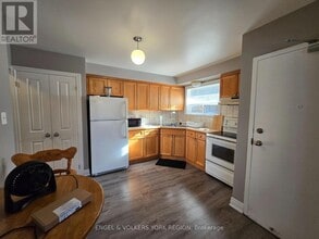 18 Elrose Rd in Brampton, ON - Building Photo - Building Photo