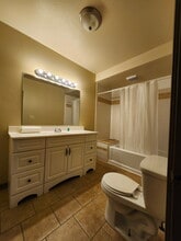 4821 N 19th Pl in Milwaukee, WI - Foto de edificio - Building Photo