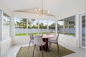 912 SE 16th Pl in Deerfield Beach, FL - Foto de edificio - Building Photo