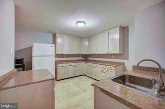 2413 Mill Heights Dr in Herndon, VA - Building Photo - Building Photo