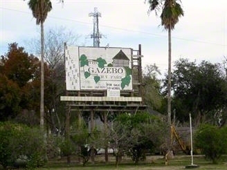 Gazebo RV Park in Edinburg, TX - Foto de edificio