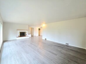 1530 Eastmont Ave in East Wenatchee, WA - Building Photo - Building Photo