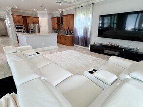 134 SE Fiore Bello in Port St. Lucie, FL - Building Photo - Building Photo