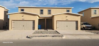 476 SPC Isaac Trujillo Dr in Socorro, TX - Building Photo