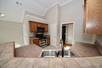 6657 Millgrove Park Dr in Memphis, TN - Building Photo - Building Photo