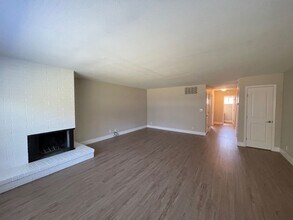 2135 Ascot Dr in Moraga, CA - Building Photo - Building Photo