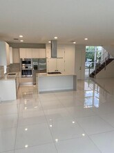 9867 NW 75th Terrace in Doral, FL - Building Photo - Building Photo