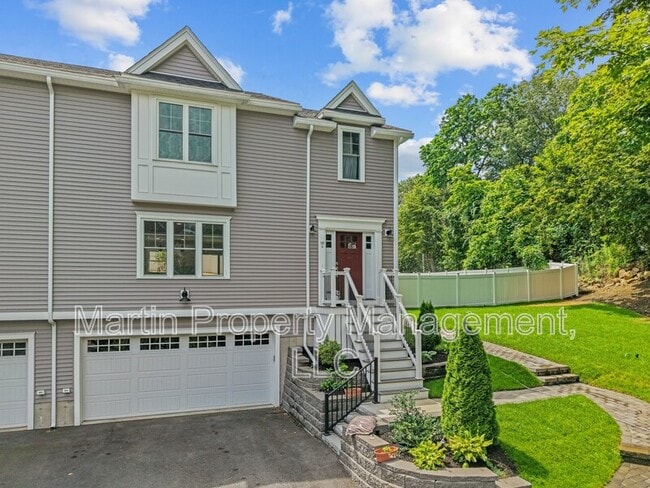 26 Atwood Ave in Wakefield, MA - Building Photo - Building Photo