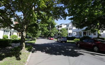 901 Park Ave in Albany, NY - Foto de edificio - Building Photo