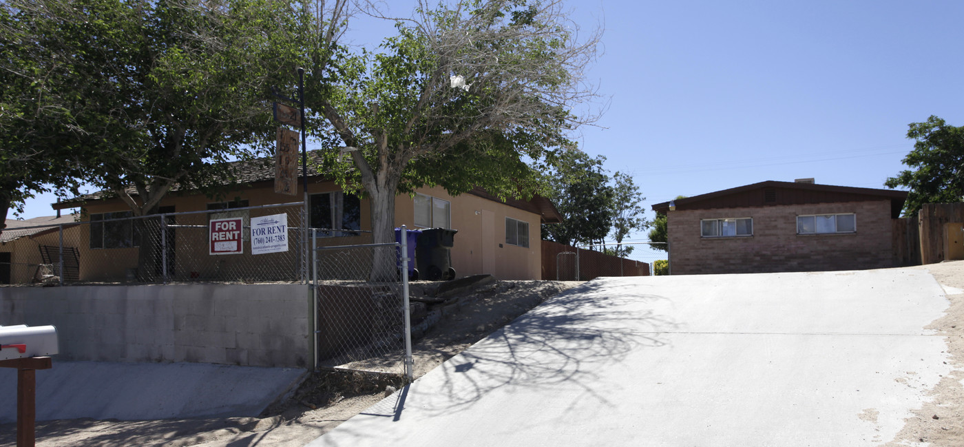 15521-15531 4th St in Victorville, CA - Building Photo