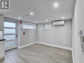 115 Wallace Ave in Toronto, ON - Building Photo - Building Photo