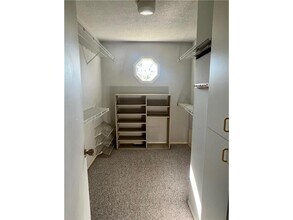 2228 Oregon Ct in Minneapolis, MN - Foto de edificio - Building Photo