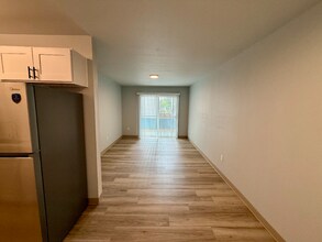 1725 SW Barton St in Seattle, WA - Building Photo - Building Photo
