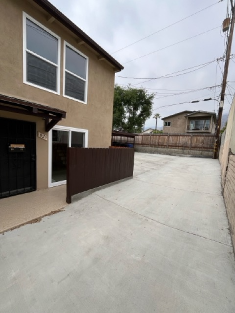 property at 1825 E Woodbury Rd
