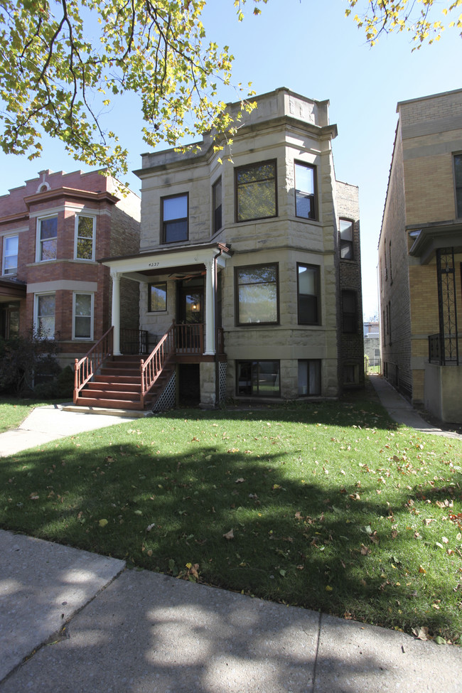 4237-4241 N Damen St in Chicago, IL - Foto de edificio - Building Photo