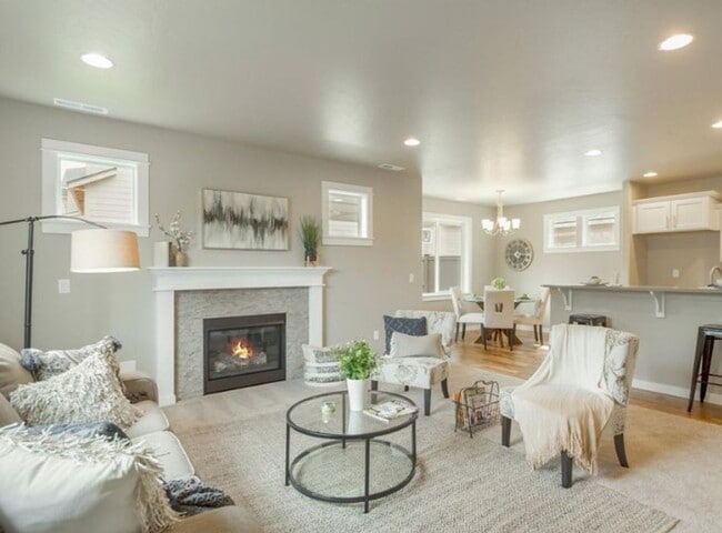 468 NW 30th St in Redmond, OR - Building Photo - Building Photo