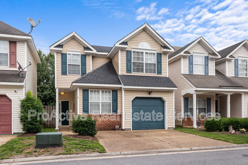11 Camellia Ln in Hampton, VA - Building Photo