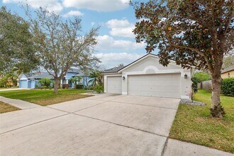 7308 Carrington Oaks Ln in Apollo Beach, FL - Building Photo - Building Photo