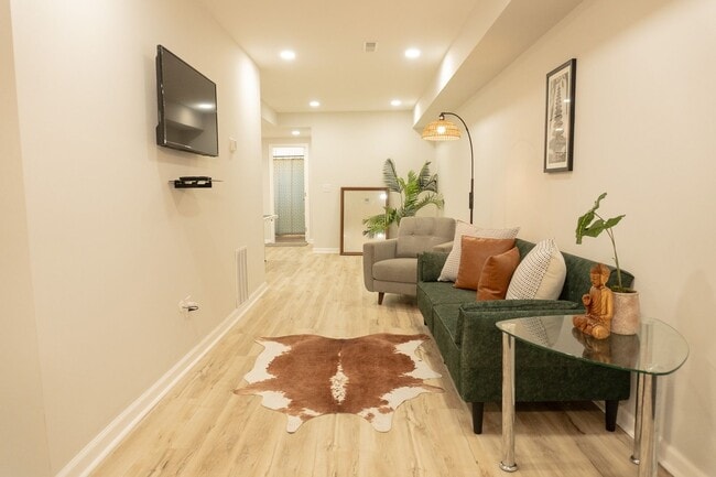 property at 3537 Fairburn Pl NW