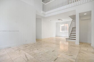 1126 Golden Cane Dr in Weston, FL - Building Photo - Building Photo