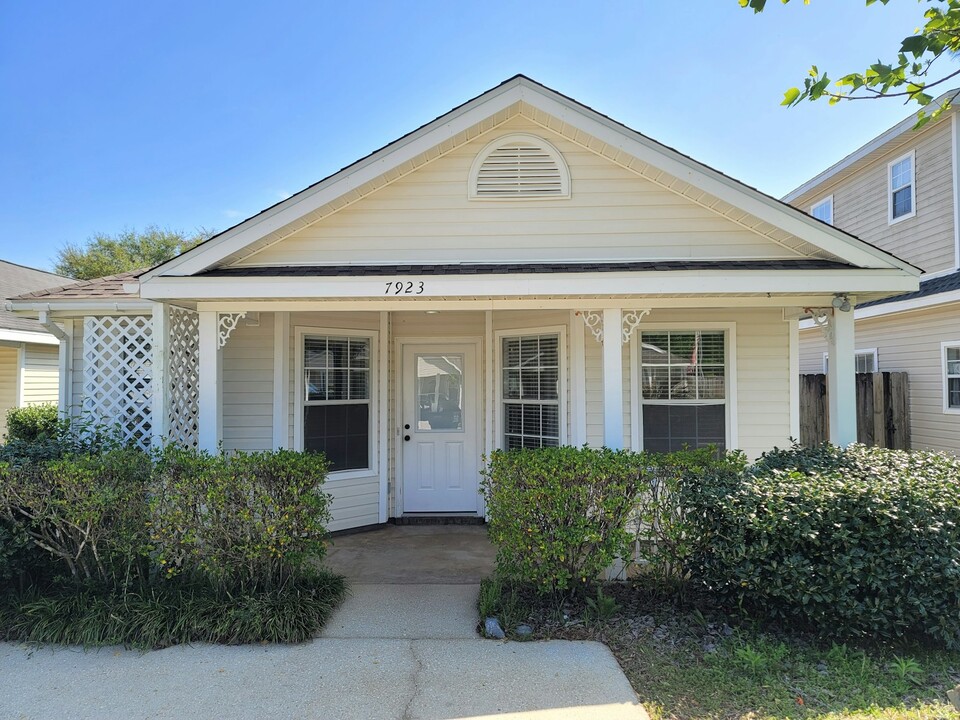 7923 Audubon Dr in Foley, AL - Building Photo