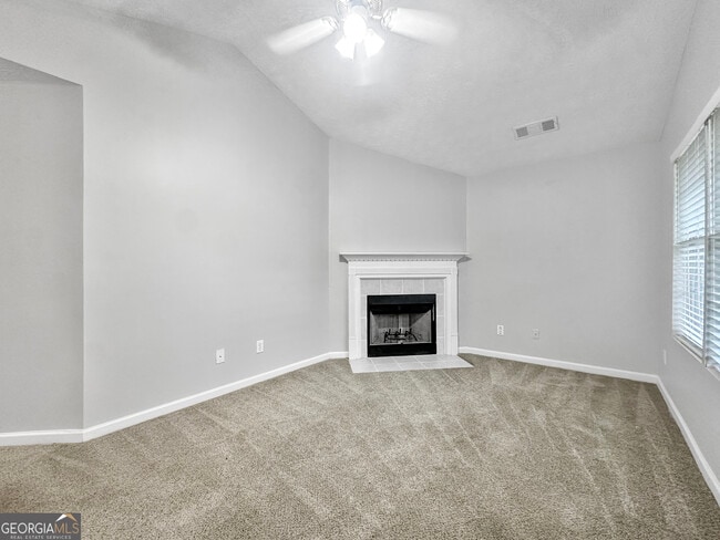 400 Crestfield Cir in Covington, GA - Building Photo - Building Photo