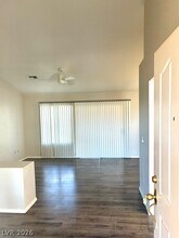 2445 Palmridge Dr in Las Vegas, NV - Building Photo - Building Photo
