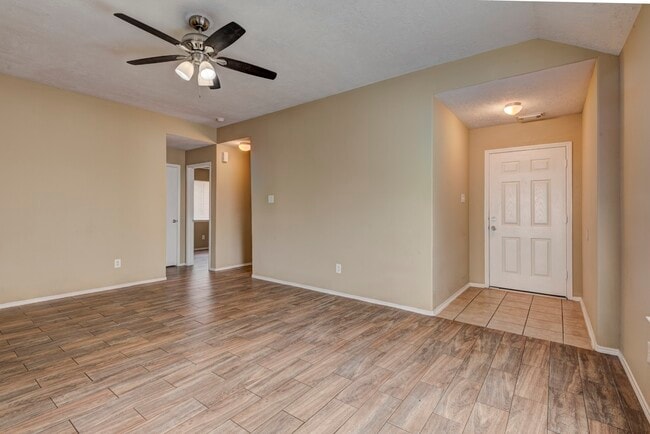 1402 Sycamore Leaf Way in Conroe, TX - Building Photo - Building Photo