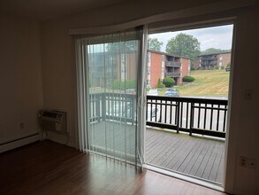 114 Balance Rock Rd in Seymour, CT - Building Photo - Building Photo