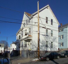 216 Tremont St in Fall River, MA - Building Photo - Building Photo