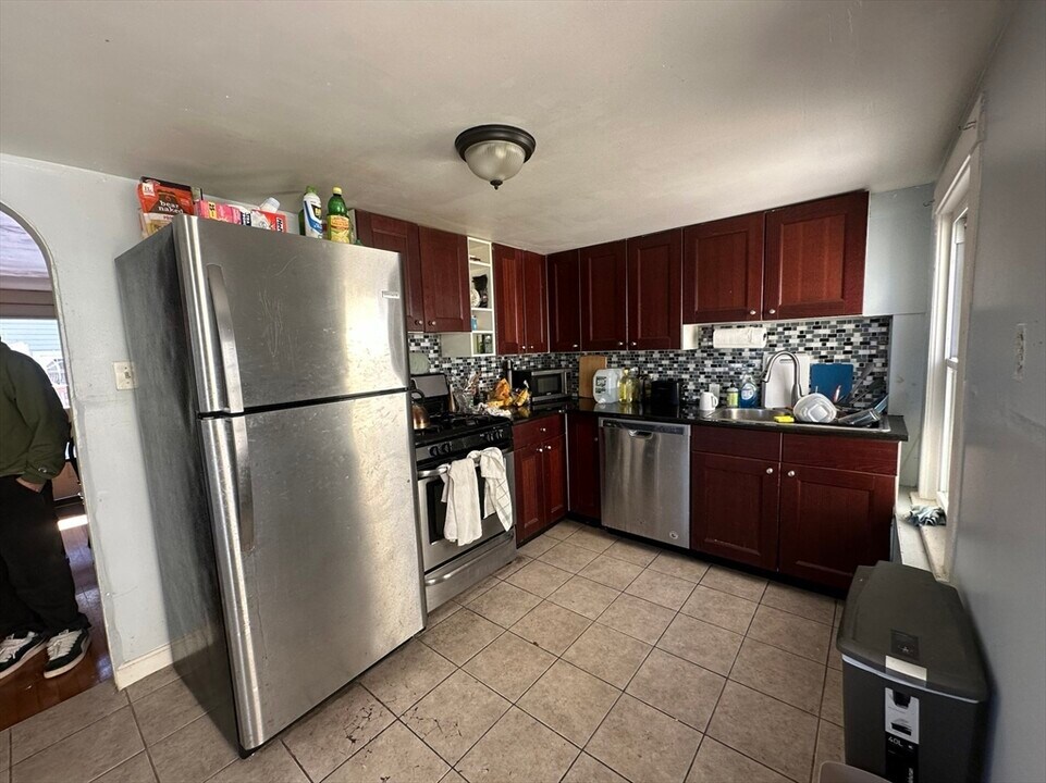 23 Boston St in Somerville, MA - Building Photo