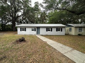 655 NE Waldo Rd in Gainesville, FL - Building Photo