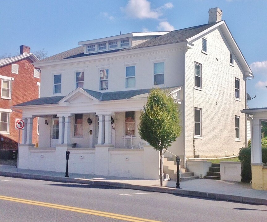 49 E King St in Littlestown, PA - Foto de edificio